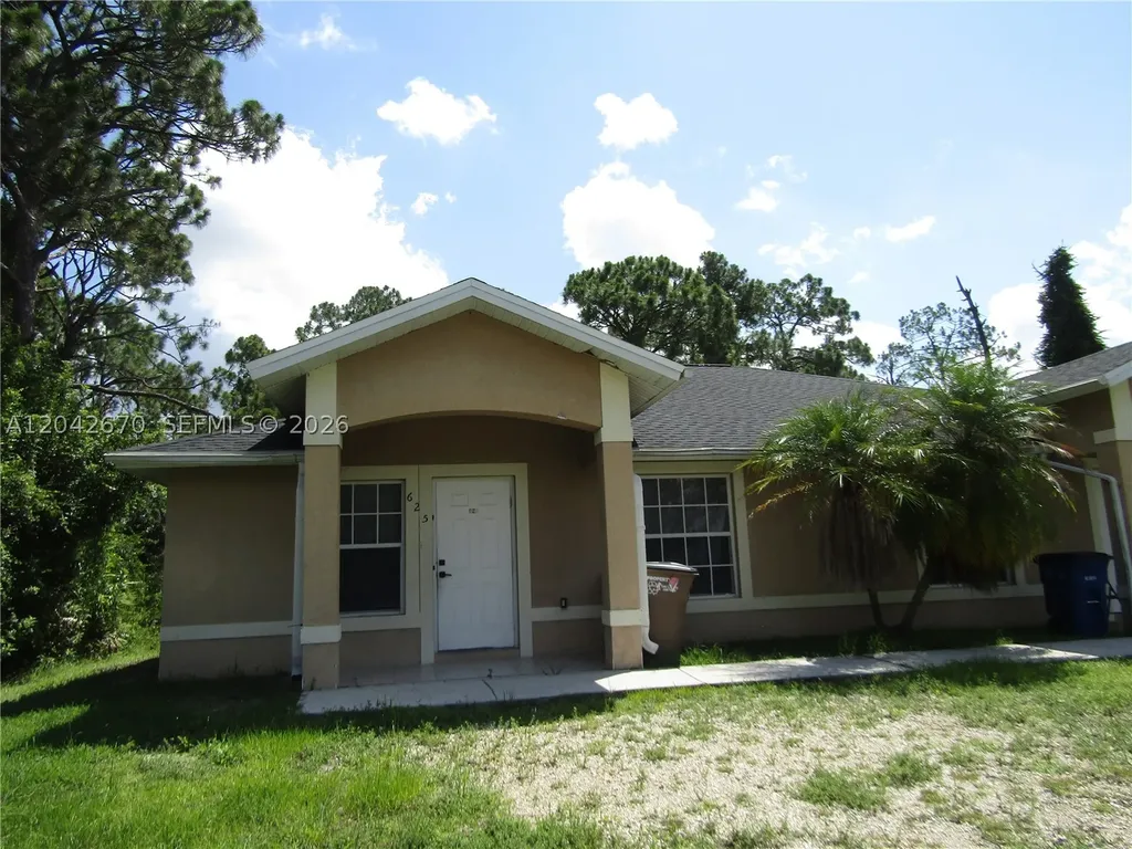 625 Meadow Lehigh Acres FL 33973