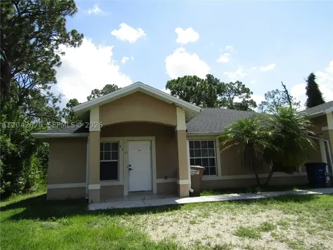 625 Meadow Lehigh Acres FL 33973