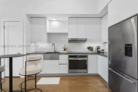 650 NE 2nd Avenue Miami FL 33132