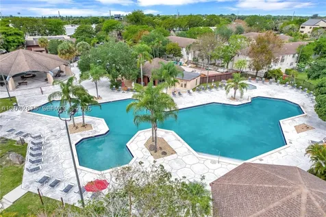 6854 SW 114th Place Miami FL 33173
