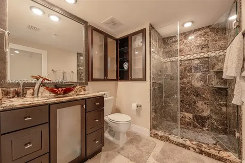 325 S Biscayne Boulevard Miami FL 33131