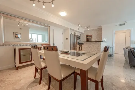 325 S Biscayne Boulevard Miami FL 33131