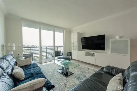 325 S Biscayne Boulevard Miami FL 33131