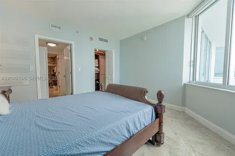 325 S Biscayne Boulevard Miami FL 33131