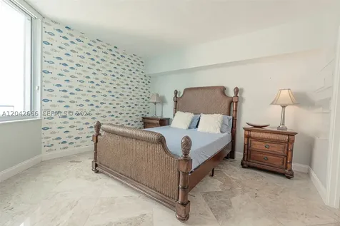 325 S Biscayne Boulevard Miami FL 33131