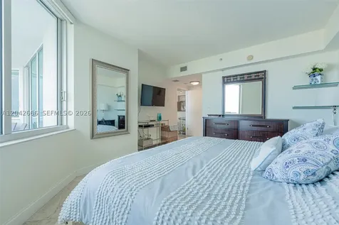 325 S Biscayne Boulevard Miami FL 33131