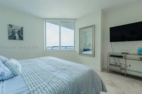 325 S Biscayne Boulevard Miami FL 33131