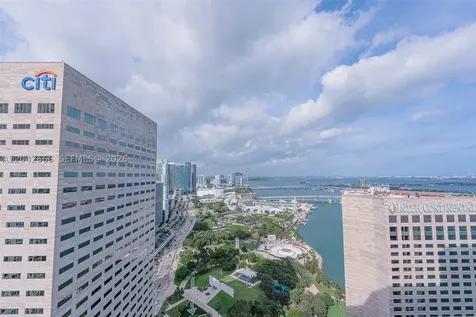 325 S Biscayne Boulevard Miami FL 33131