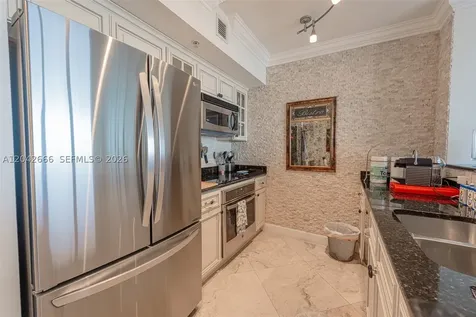 325 S Biscayne Boulevard Miami FL 33131