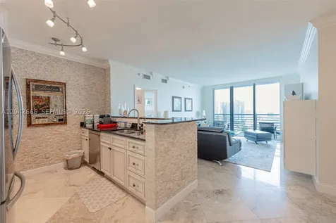 325 S Biscayne Boulevard Miami FL 33131