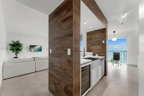 4201 Collins Avenue Miami Beach FL 33140
