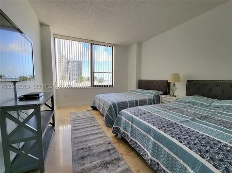 3505 S Ocean Drive Hollywood FL 33019