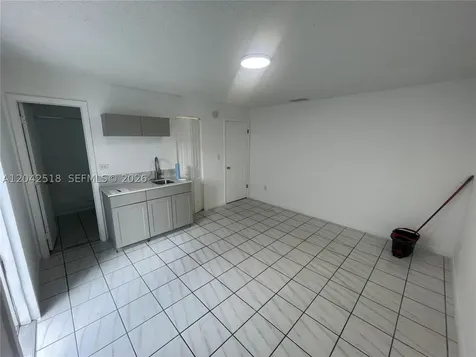 1717 NW 16th Street Miami FL 33125