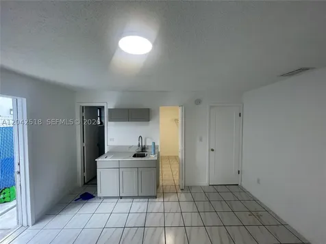 1717 NW 16th Street Miami FL 33125