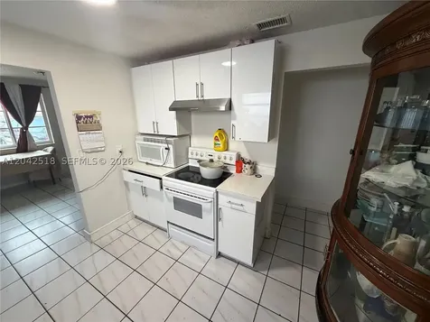 1717 NW 16th Street Miami FL 33125