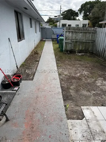 1717 NW 16th Street Miami FL 33125