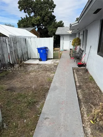 1717 NW 16th Street Miami FL 33125