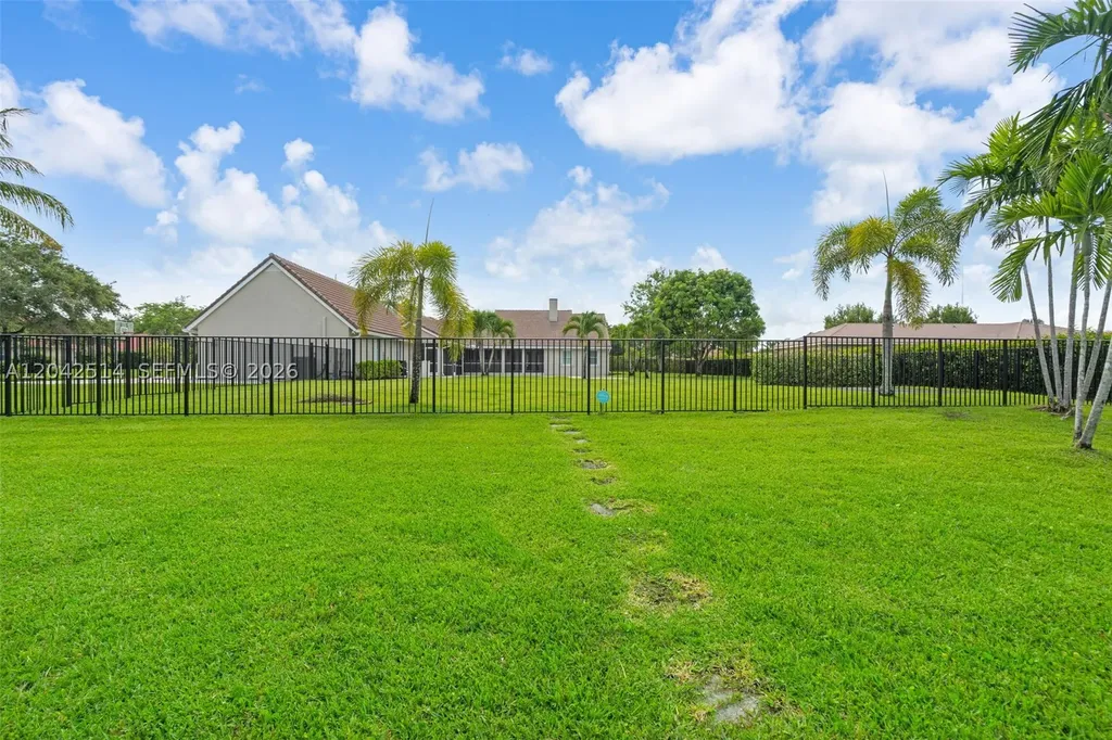 5703 Lago Del Sol Drive Lake Worth FL 33449