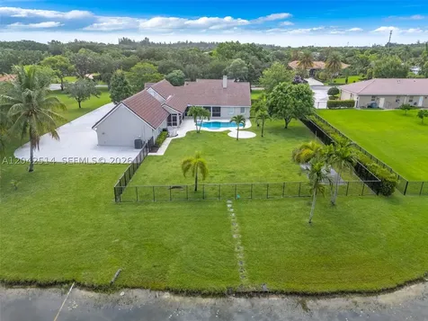 5703 Lago Del Sol Drive Lake Worth FL 33449