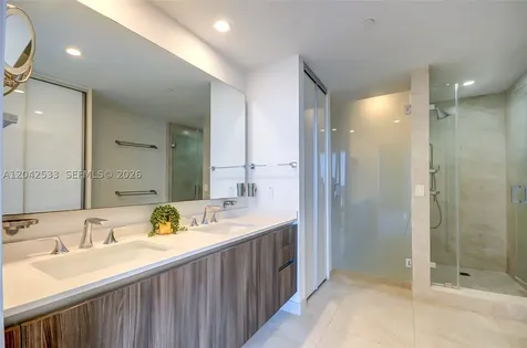 488 NE 18th Street Miami FL 33132