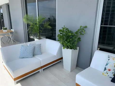 488 NE 18th Street Miami FL 33132