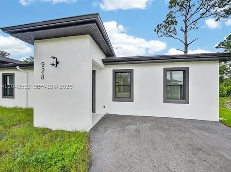 928-930 Hepburn Avenue Lehigh Acres FL 33974