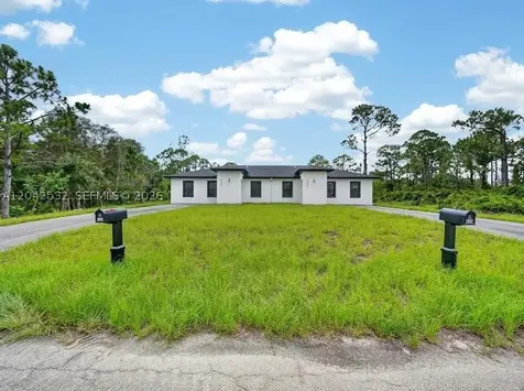 928-930 Hepburn Avenue Lehigh Acres FL 33974