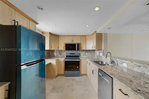 321 SE 3rd Street Dania Beach FL 33004