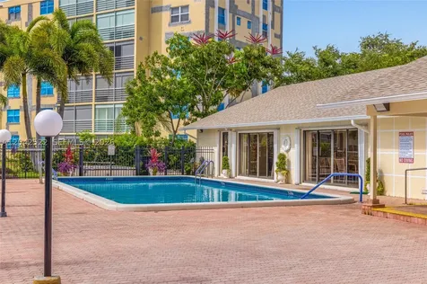 321 SE 3rd Street Dania Beach FL 33004