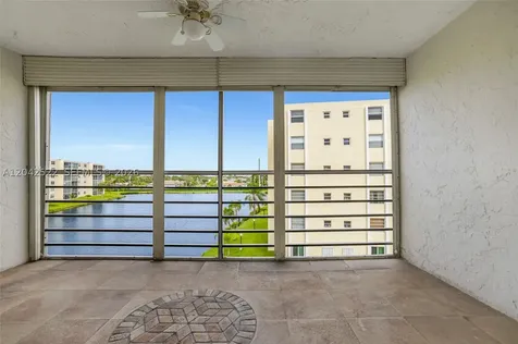 321 SE 3rd Street Dania Beach FL 33004