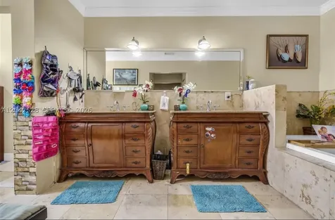 3135 SW 80th Avenue Miami FL 33155