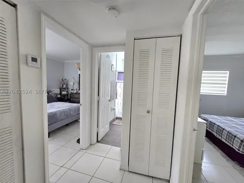 1265 W 24th Street Hialeah FL 33010
