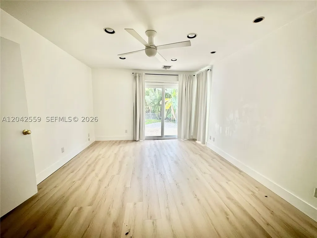 22 SE 11th Street Fort Lauderdale FL 33316