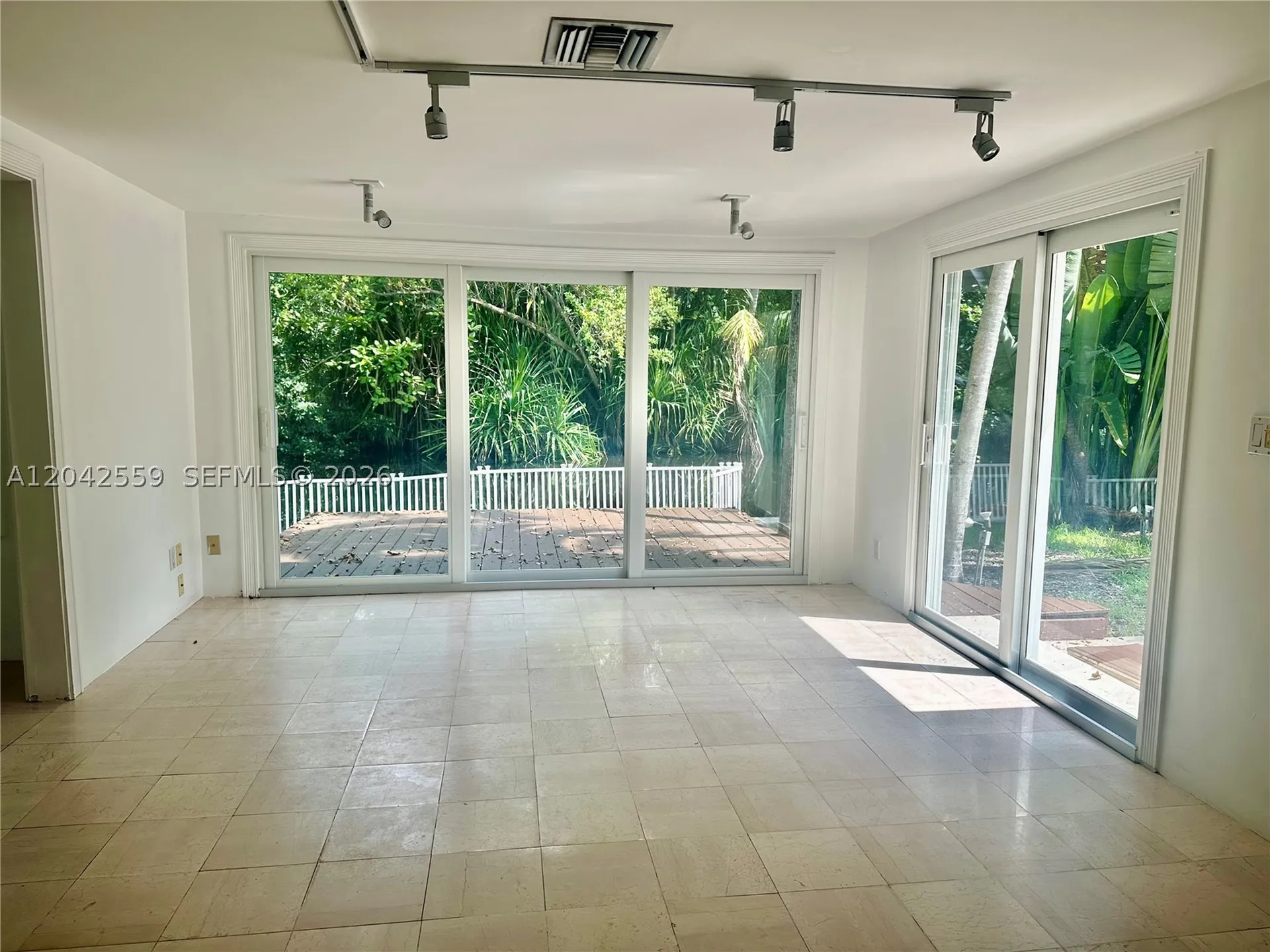 22 SE 11th Street Fort Lauderdale FL 33316