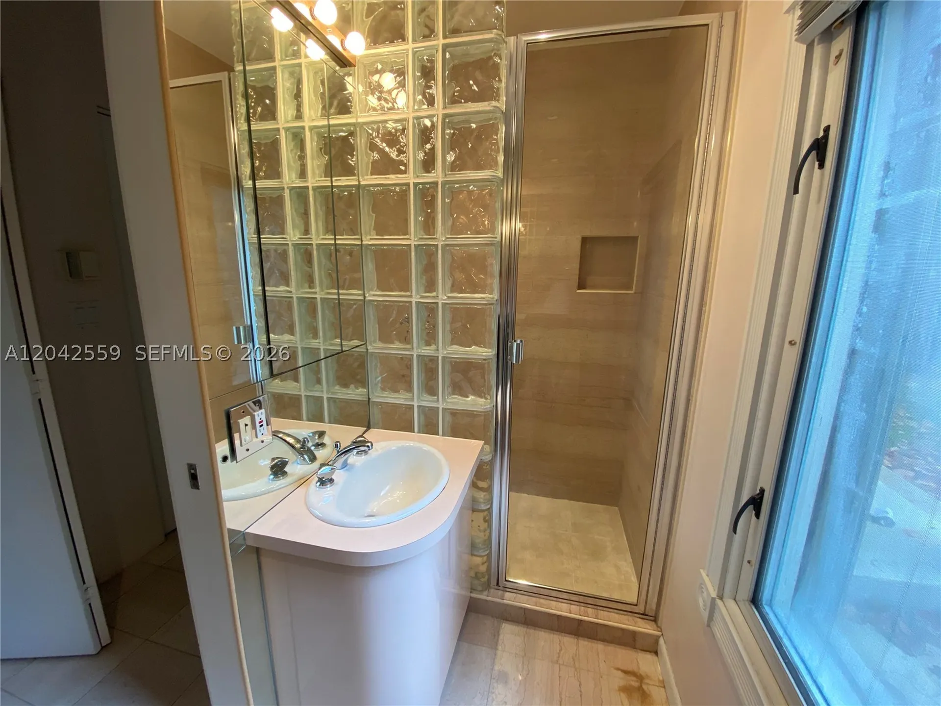 22 SE 11th Street Fort Lauderdale FL 33316
