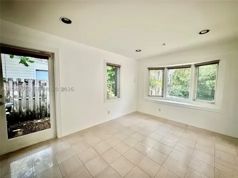22 SE 11th Street Fort Lauderdale FL 33316