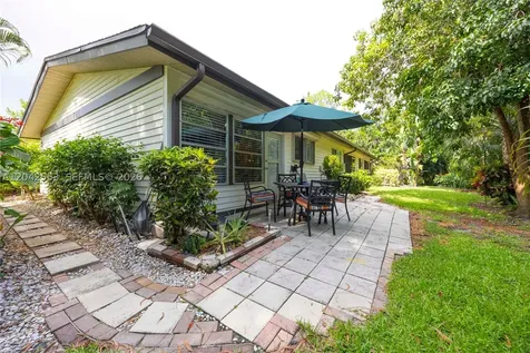 1001 Pine Isle Lane Naples FL 34112