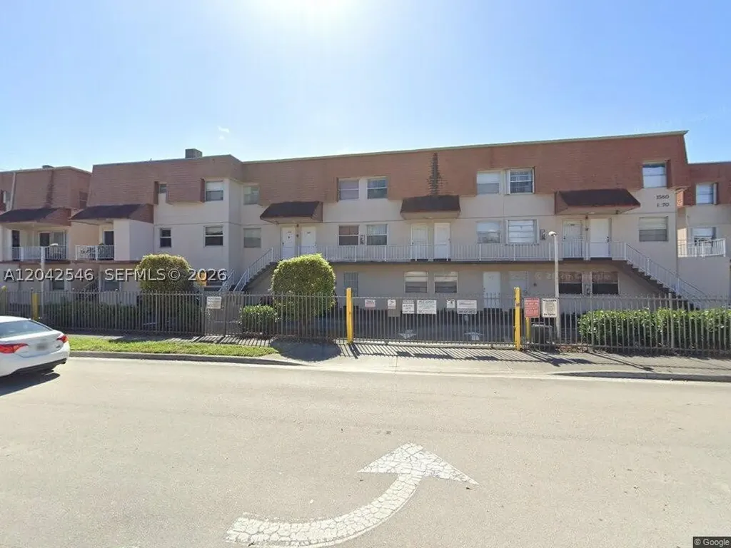 1560 W 46th Street Hialeah FL 33012