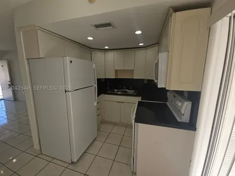 1560 W 46th Street Hialeah FL 33012