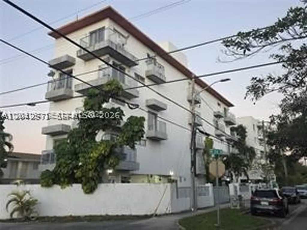 2389 NW 26th Street Miami FL 33142