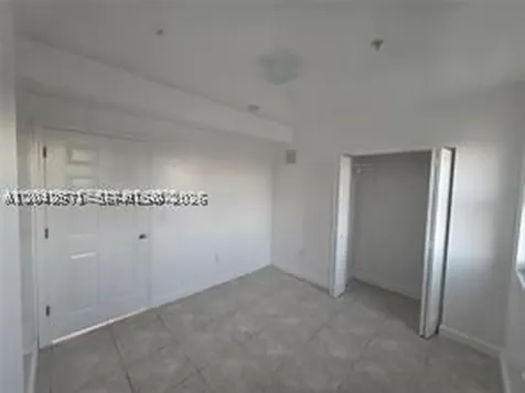2389 NW 26th Street Miami FL 33142