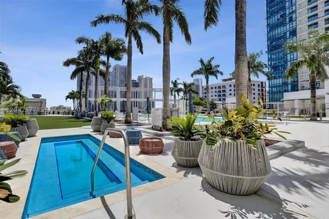 3301 NE 1st Avenue Miami FL 33137