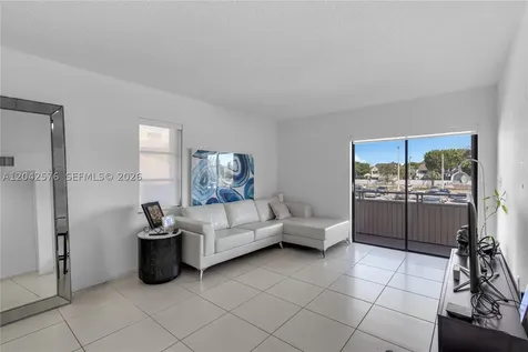 17530 NW 68th Avenue Hialeah FL 33015