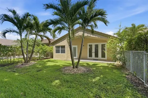 4114 Sapphire Street Weston FL 33331