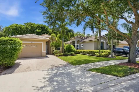 4114 Sapphire Street Weston FL 33331