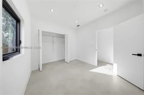 1021 NW 48th Street Miami FL 33127