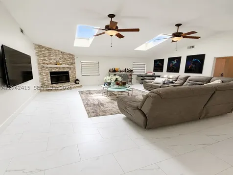 209 SW 42nd Street Cape Coral FL 33914