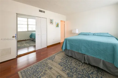 801 Brickell Bay Drive Miami FL 33131