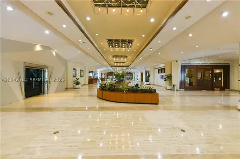 801 Brickell Bay Drive Miami FL 33131