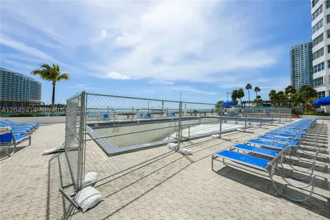 801 Brickell Bay Drive Miami FL 33131